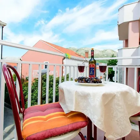 公寓 Katusic 察夫塔特